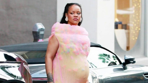 Жирэмсэн Рианнагийн “хөөсөн чихэр”-н даашинз танд таалагдаж байна уу?